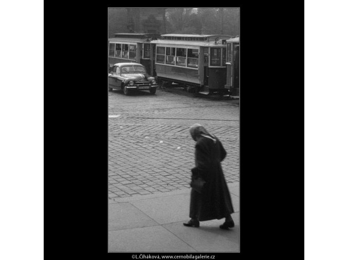 Křižovatka u Národního divadla (353), Praha 1959 léto, černobílý obraz, stará fotografie, prodej