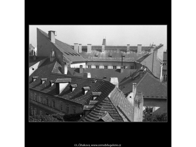 Pohled na střechy (384-2), Praha 1959 , černobílý obraz, stará fotografie, prodej