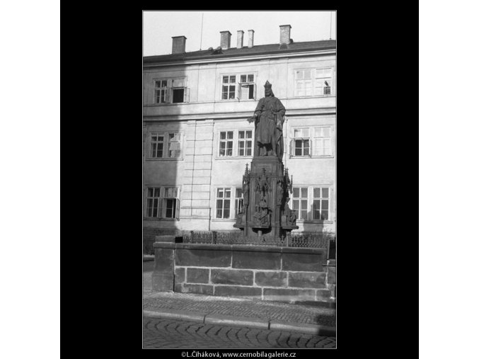 Pomník Karla IV (396-1), Praha 1959 , černobílý obraz, stará fotografie, prodej