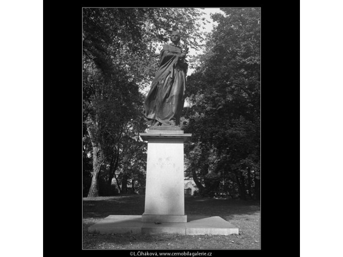 Pomník B.Němcové (398-2), Praha 1959 , černobílý obraz, stará fotografie, prodej