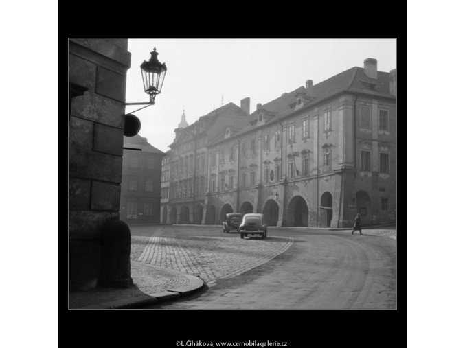Valdštejnské náměstí (742-2), Praha 1959 , černobílý obraz, stará fotografie, prodej