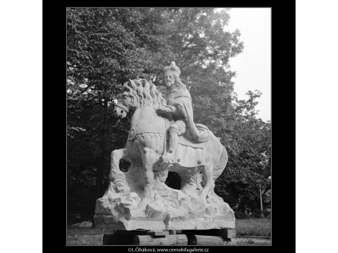 Socha knížete Václava (809-1), Praha 1960 červenec, černobílý obraz, stará fotografie, prodej