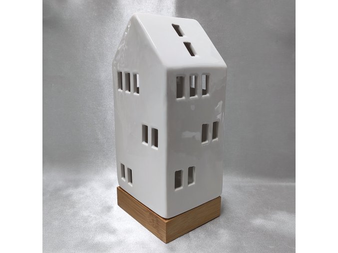 203352 I domek-houseboat-led-1