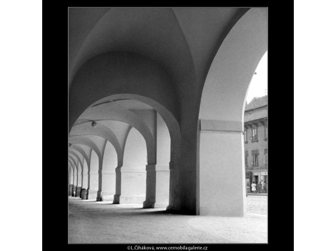 Podloubí na Pohořelci (912), Praha 1960 , černobílý obraz, stará fotografie, prodej