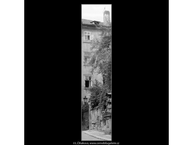 Zákoutí v Jánské (888), Praha 1960 srpen, černobílý obraz, stará fotografie, prodej