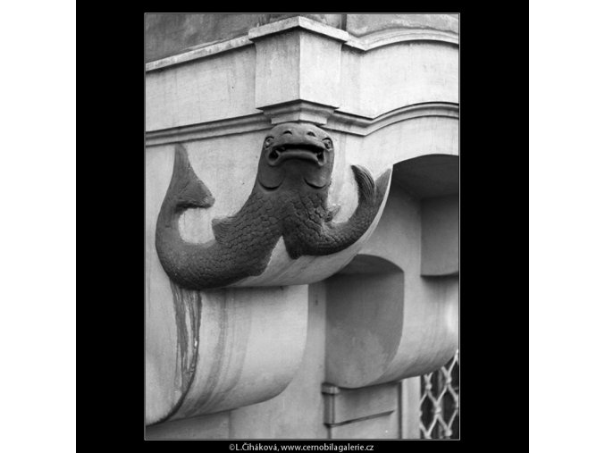 Detail domu - ryba (850-1), Praha 1959 , černobílý obraz, stará fotografie, prodej