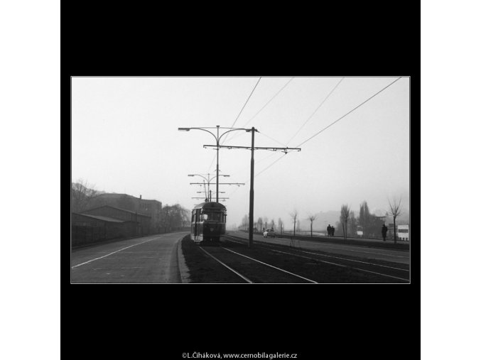 Tramvaj (1018-3), žánry - Praha 1960 prosinec, černobílý obraz, stará fotografie, prodej
