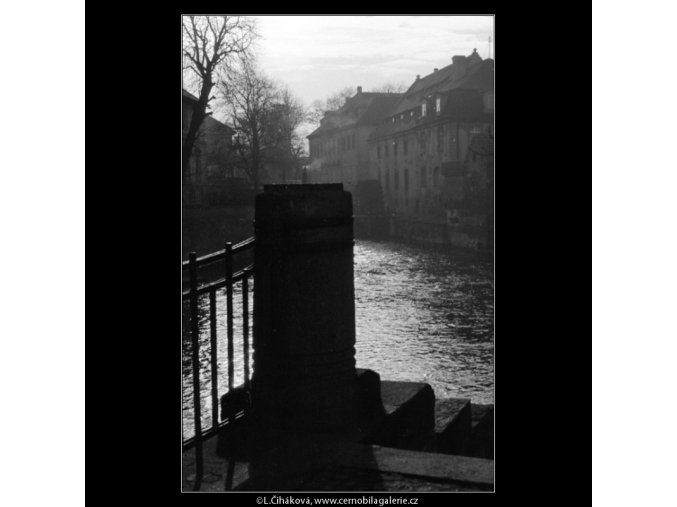 Pohled na Čertovku (1022-1), Praha 1960 prosinec, černobílý obraz, stará fotografie, prodej