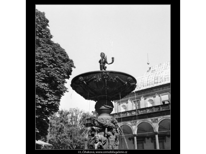 Zpívající fontána (1284-2), Praha 1961 jaro, černobílý obraz, stará fotografie, prodej