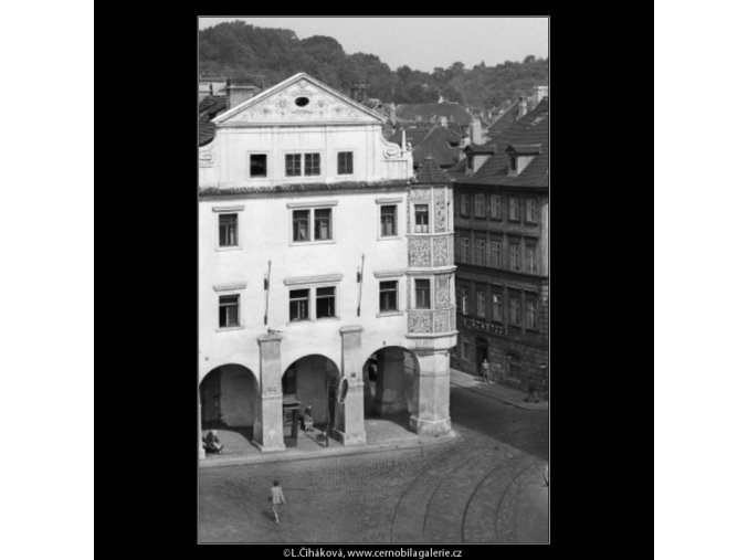 Rohový dům a věž (1262-2), Praha 1961 leden, černobílý obraz, stará fotografie, prodej