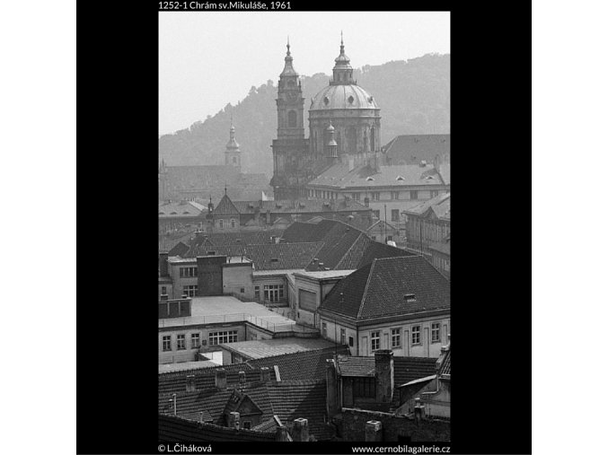 Chrám sv.Mikuláše (1252-1), Praha 1961 , černobílý obraz, stará fotografie, prodej