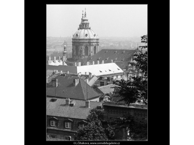 Chrám sv.Mikuláše (1252-3), Praha 1961 , černobílý obraz, stará fotografie, prodej