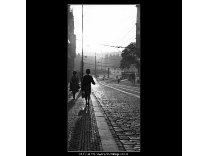 Světlo a stín (1404), žánry - Praha 1961 , černobílý obraz, stará fotografie, prodej