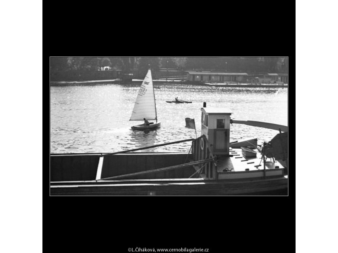 Loď s pískem a plachetka (1682), žánry - Praha 1962 červen, černobílý obraz, stará fotografie, prodej