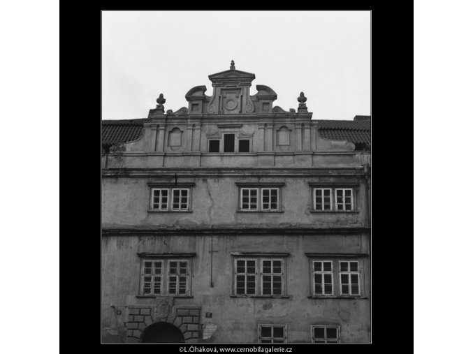 Štít Martinického paláce (2069-2), Praha 1963 duben, černobílý obraz, stará fotografie, prodej