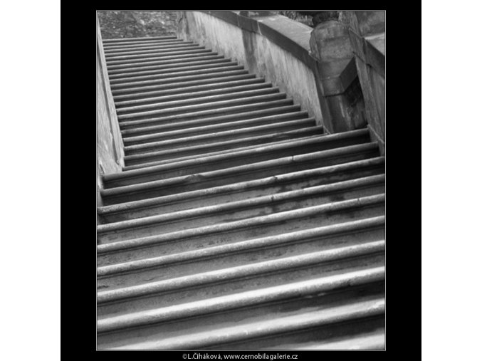 Schody (2082), Praha 1963 duben, černobílý obraz, stará fotografie, prodej