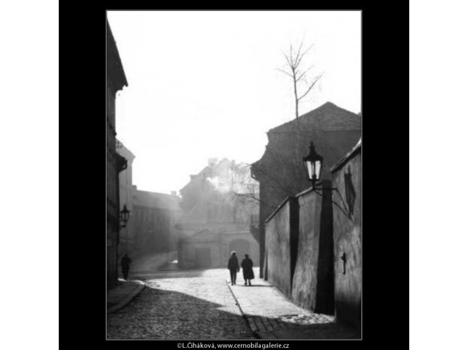 U Lužického semináře (2590-1), žánry - Praha 1963 prosinec, černobílý obraz, stará fotografie, prodej