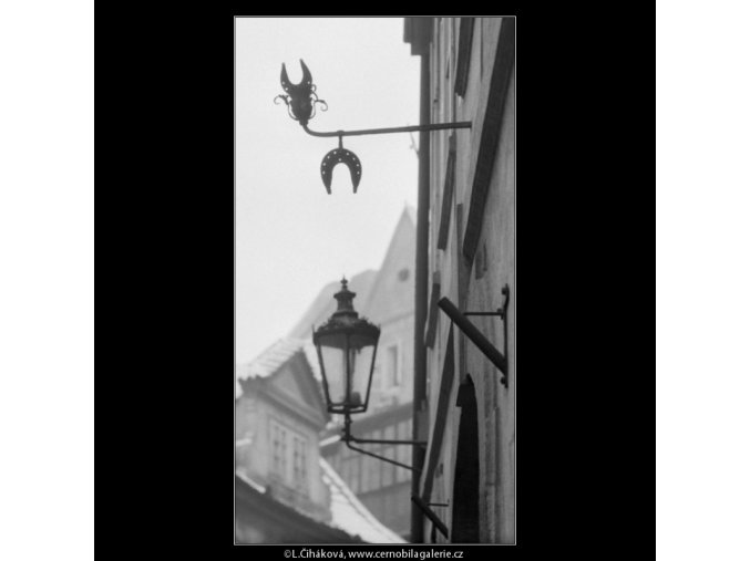 U Modré podkovy (2617), Praha 1963 prosinec, černobílý obraz, stará fotografie, prodej