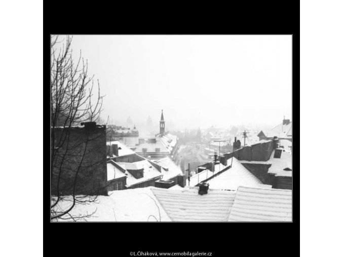 Zasněžené střechy (2649-2), žánry - Praha 1964 leden, černobílý obraz, stará fotografie, prodej