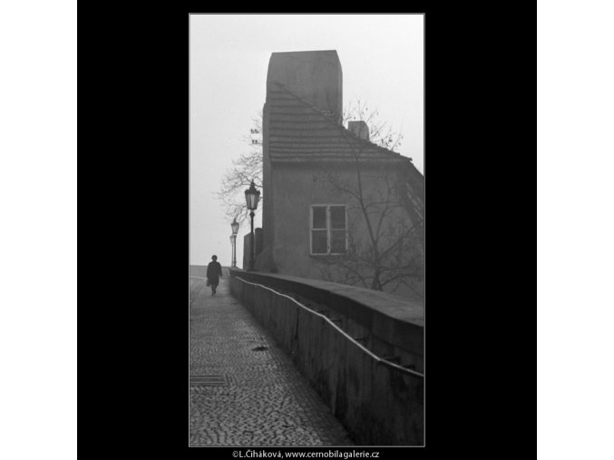 Pohled na silnici (2773), Praha 1964 březen, černobílý obraz, stará fotografie, prodej
