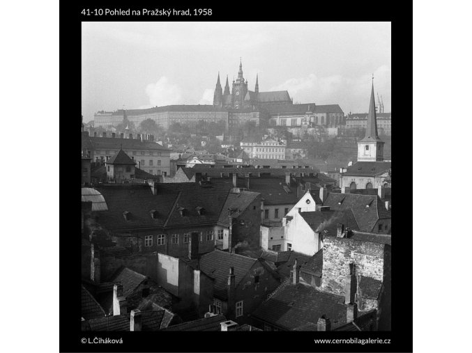 Pohled na Pražský hrad (41-10), Praha 1958 , černobílý obraz, stará fotografie, prodej