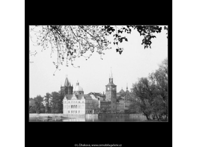 Pohled na Karlovy Lázně (2907), Praha 1964 květen, černobílý obraz, stará fotografie, prodej