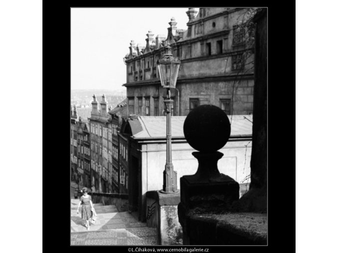 Pohled na Zámecké schody (2967-2), Praha 1964 květen, černobílý obraz, stará fotografie, prodej