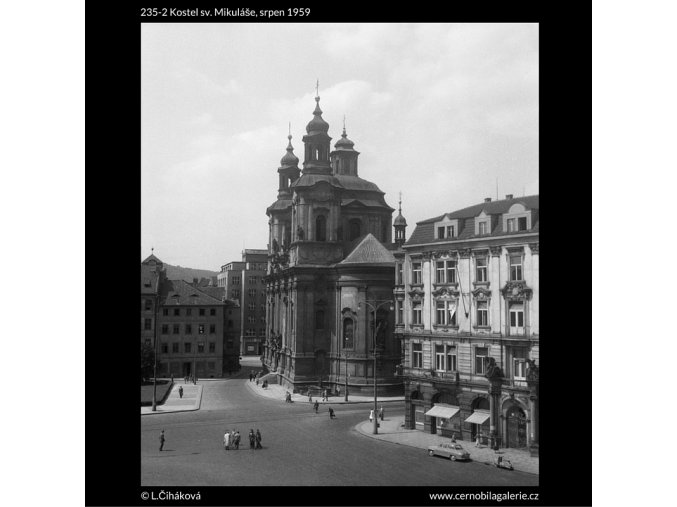 Kostel sv. Mikuláše (235-2), Praha 1959 srpen, černobílý obraz, stará fotografie, prodej