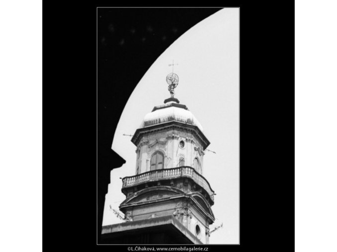 Věž Klementina s gigantem (3059), Praha 1964 červenec, černobílý obraz, stará fotografie, prodej