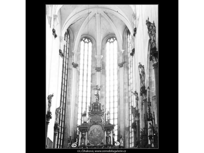 Interiér Týnského chrámu (3080-2), Praha 1964 červenec, černobílý obraz, stará fotografie, prodej