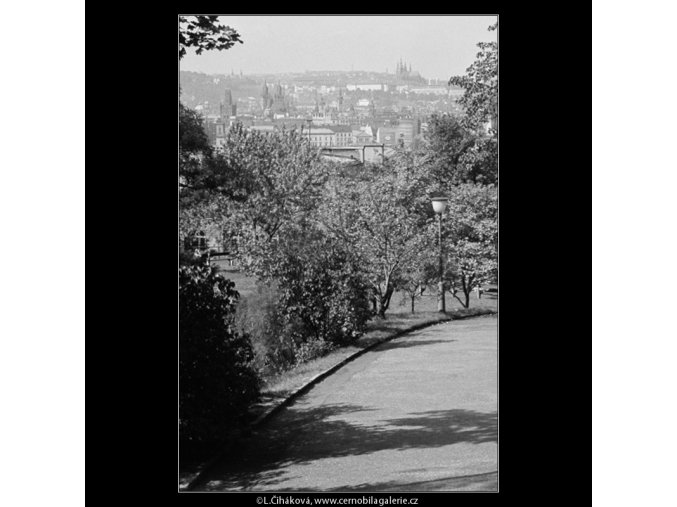 Pohled na Prahu (3203), Praha 1964 září, černobílý obraz, stará fotografie, prodej