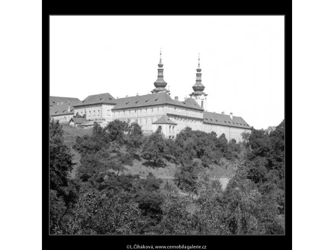 Strahovský klášter (749), Praha 1960 červenec, černobílý obraz, stará fotografie, prodej