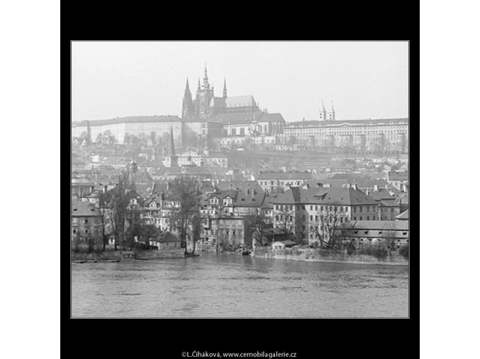 Pohledy na Hrad (3587-2), Praha 1965 březen, černobílý obraz, stará fotografie, prodej