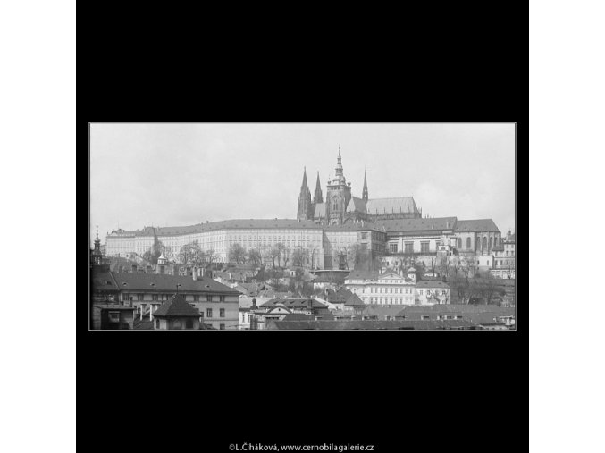 Pražský hrad (3637-3), Praha 1965 duben, černobílý obraz, stará fotografie, prodej