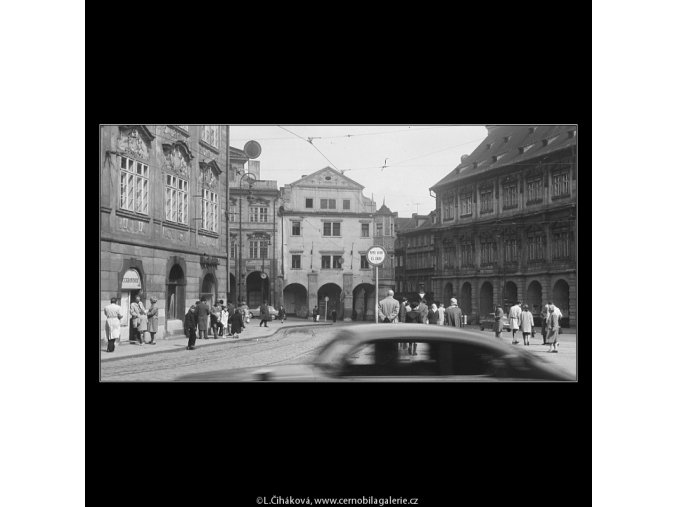 Malostranské náměstí (3637-4), Praha 1965 duben, černobílý obraz, stará fotografie, prodej