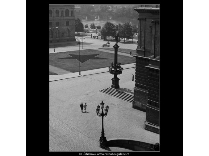 Náměstí u Domu umělců (861-4), Praha 1960 srpen, černobílý obraz, stará fotografie, prodej