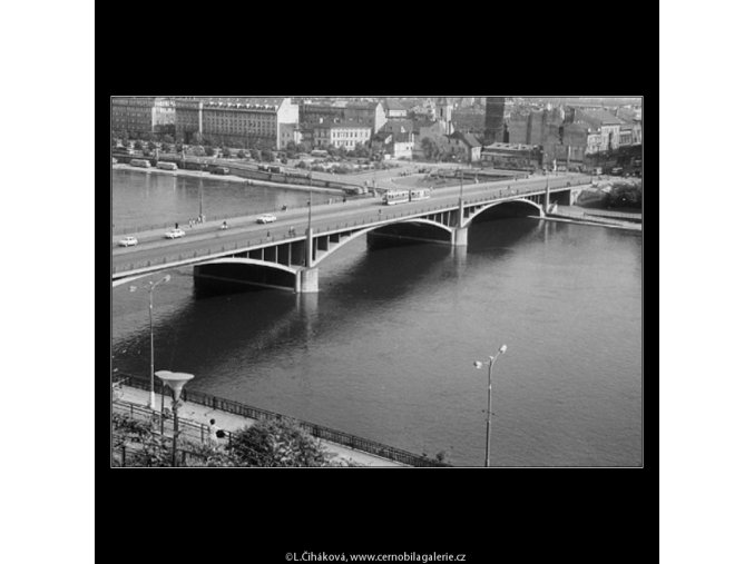 Švermův most (3766-1), Praha 1965 červen, černobílý obraz, stará fotografie, prodej
