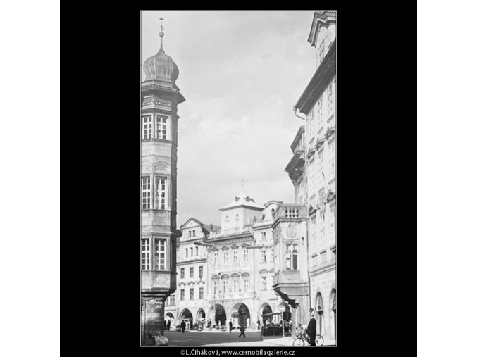 Pohled na Staroměstské náměstí (3799), Praha 1965 červen, černobílý obraz, stará fotografie, prodej