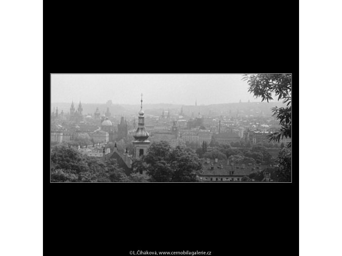 Pohled na Prahu (3820), Praha 1965 červenec, černobílý obraz, stará fotografie, prodej