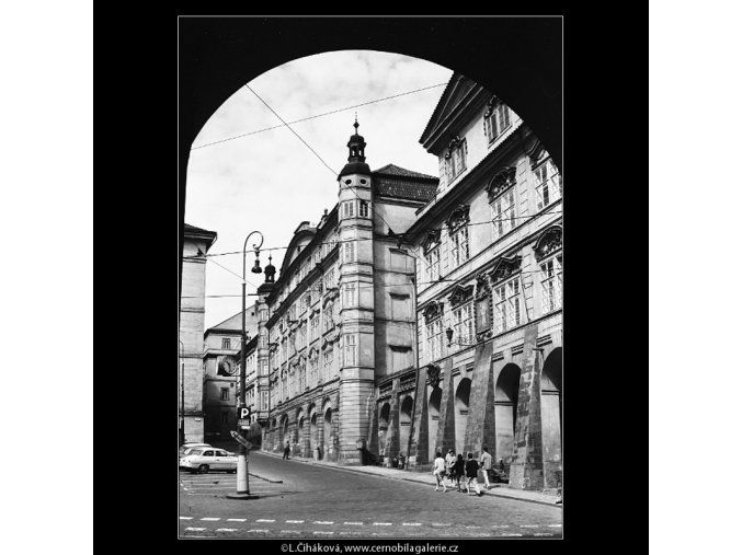 Dům Smiřických a Šternberský palác (3882-1), Praha 1965 srpen, černobílý obraz, stará fotografie, prodej