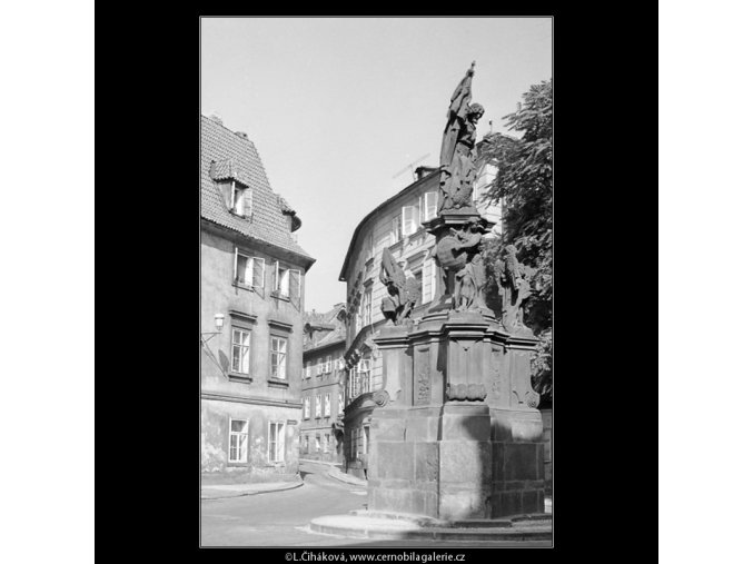 Pohled do Prokopské ulice (3946), Praha 1965 září, černobílý obraz, stará fotografie, prodej