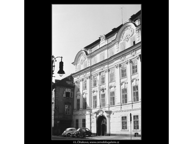 Budova japonského velvyslanectví (3948), Praha 1965 září, černobílý obraz, stará fotografie, prodej