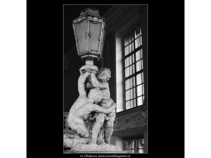 Z Clam-Gallasova paláce (4125), Praha 1965 říjen, černobílý obraz, stará fotografie, prodej