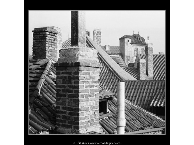 Staroměstské střechy (4127-1), Praha 1965 říjen, černobílý obraz, stará fotografie, prodej