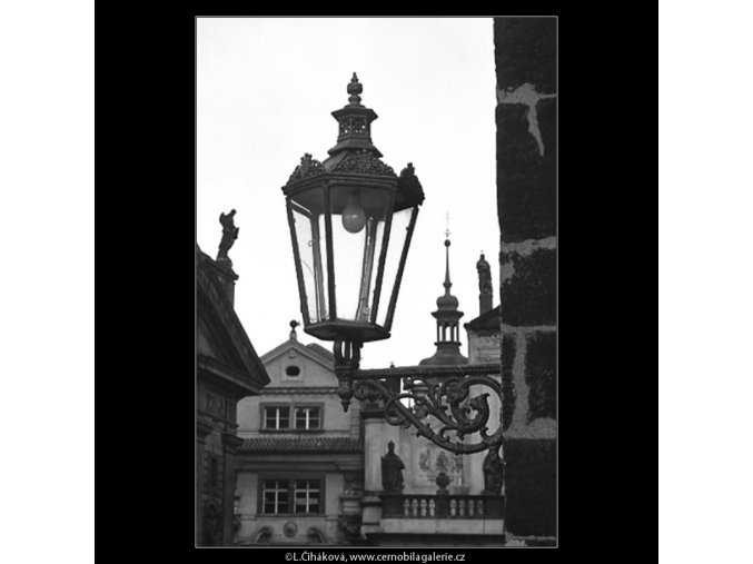 Lampa na Novoměstské věži (4544-1), Praha 1966 květen, černobílý obraz, stará fotografie, prodej