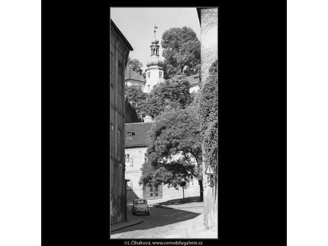 Sněmovní ulice (4549-2), Praha 1966 červen, černobílý obraz, stará fotografie, prodej