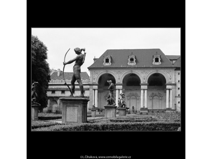 Sala terrena (2946-1), Praha 1964 červen, černobílý obraz, stará fotografie, prodej