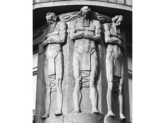 Plastiky na domech (4642-1), Praha 1966 červenec, černobílý obraz, stará fotografie, prodej