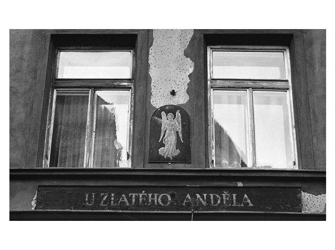 U Zlatého Anděla (4660), Praha 1966 červenec, černobílý obraz, stará fotografie, prodej