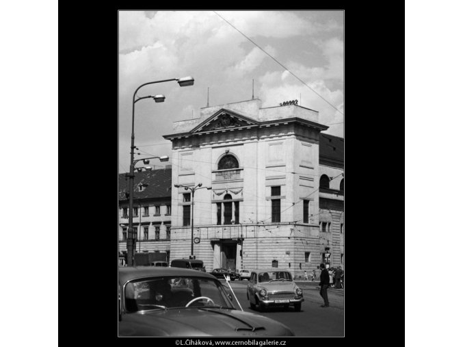 Odpoledne U Hybernů (3054), Praha 1964 červenec, černobílý obraz, stará fotografie, prodej